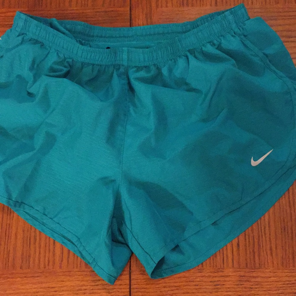 Like new Nike Tempo modern embossed shorts